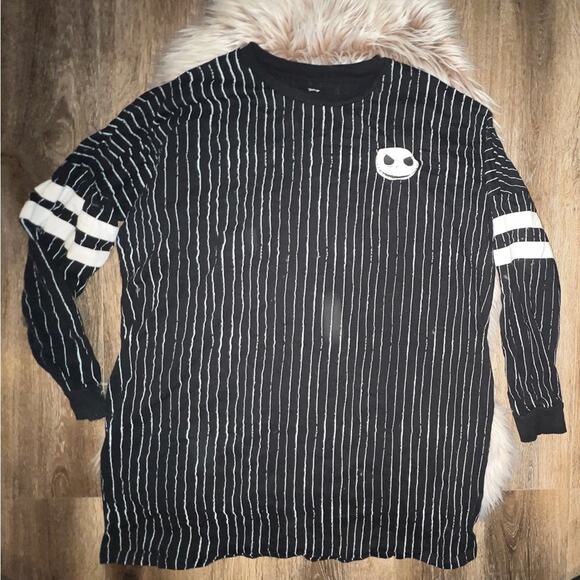 Timmy Burton’s The Night Before Christmas long sleeve shirt - Picture 1 of 7